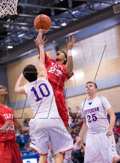 Thumbnail 2 in Taft @ Jefferson (SAISD Invitational) photogallery.