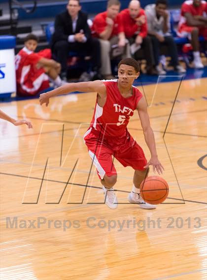Thumbnail 3 in Taft @ Jefferson (SAISD Invitational) photogallery.