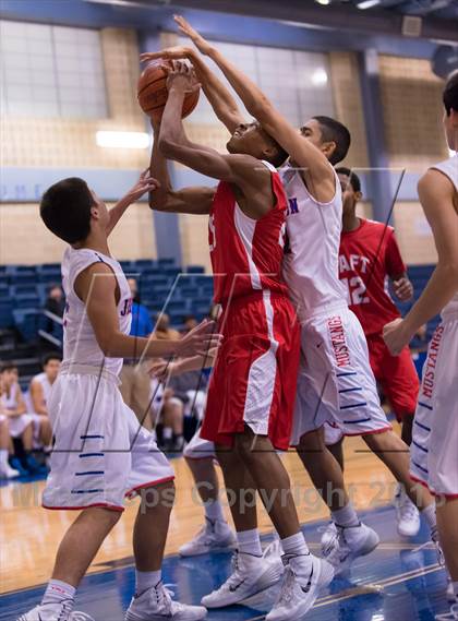 Thumbnail 3 in Taft @ Jefferson (SAISD Invitational) photogallery.