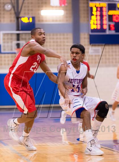 Thumbnail 1 in Taft @ Jefferson (SAISD Invitational) photogallery.