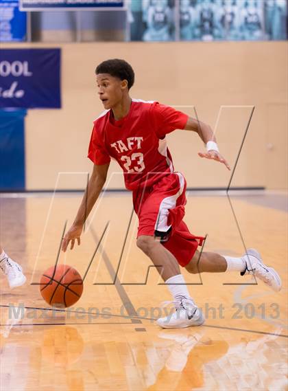 Thumbnail 1 in Taft @ Jefferson (SAISD Invitational) photogallery.