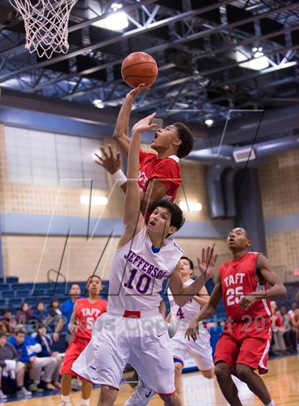 Thumbnail 3 in Taft @ Jefferson (SAISD Invitational) photogallery.