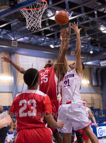 Thumbnail 2 in Taft @ Jefferson (SAISD Invitational) photogallery.
