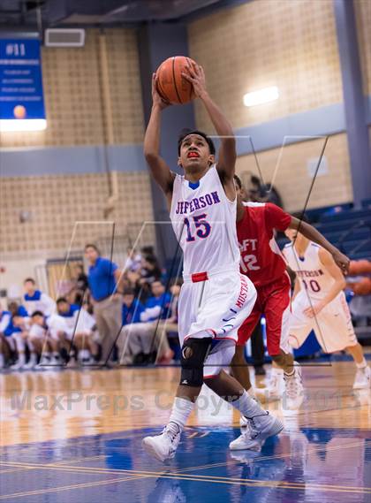 Thumbnail 2 in Taft @ Jefferson (SAISD Invitational) photogallery.