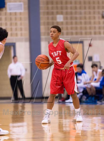 Thumbnail 2 in Taft @ Jefferson (SAISD Invitational) photogallery.