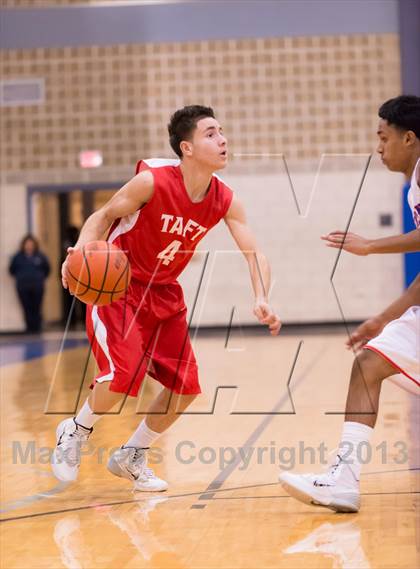 Thumbnail 2 in Taft @ Jefferson (SAISD Invitational) photogallery.