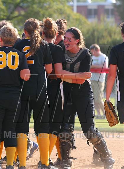Thumbnail 2 in Elk County Catholic vs. Keystone (PIAA District IX Class A Final) photogallery.