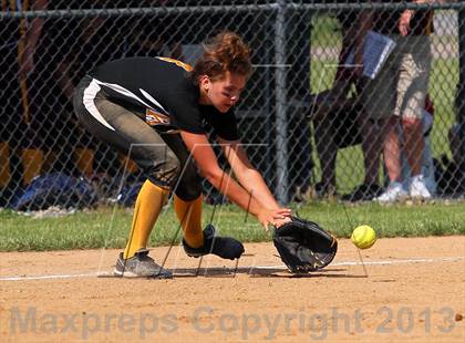 Thumbnail 3 in Elk County Catholic vs. Keystone (PIAA District IX Class A Final) photogallery.