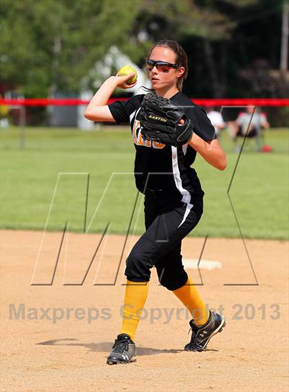 Thumbnail 3 in Elk County Catholic vs. Keystone (PIAA District IX Class A Final) photogallery.