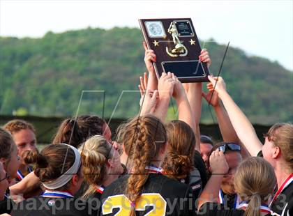 Thumbnail 2 in Elk County Catholic vs. Keystone (PIAA District IX Class A Final) photogallery.