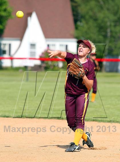 Thumbnail 3 in Elk County Catholic vs. Keystone (PIAA District IX Class A Final) photogallery.