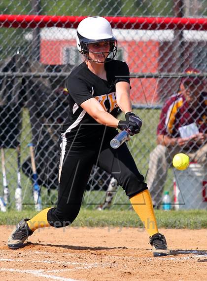 Thumbnail 2 in Elk County Catholic vs. Keystone (PIAA District IX Class A Final) photogallery.