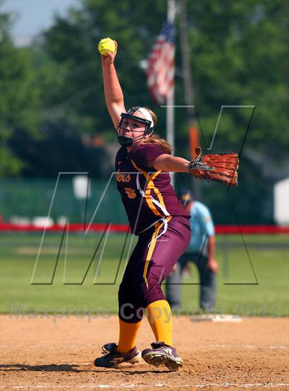 Thumbnail 1 in Elk County Catholic vs. Keystone (PIAA District IX Class A Final) photogallery.