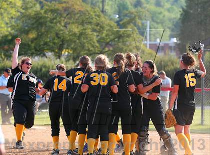 Thumbnail 1 in Elk County Catholic vs. Keystone (PIAA District IX Class A Final) photogallery.