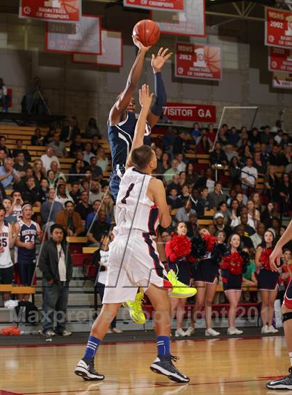 Thumbnail 3 in Brentwood School vs. Pacific Hills (CIF SS 4A Final) photogallery.