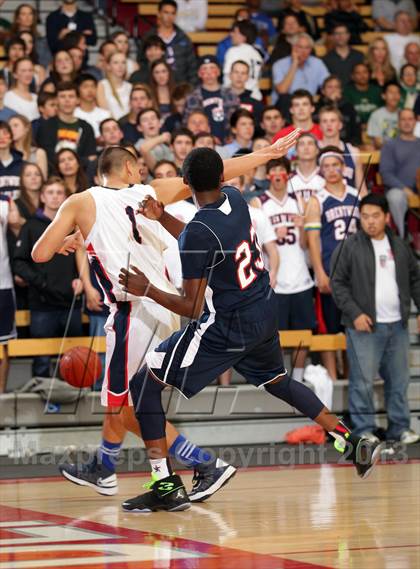 Thumbnail 2 in Brentwood School vs. Pacific Hills (CIF SS 4A Final) photogallery.