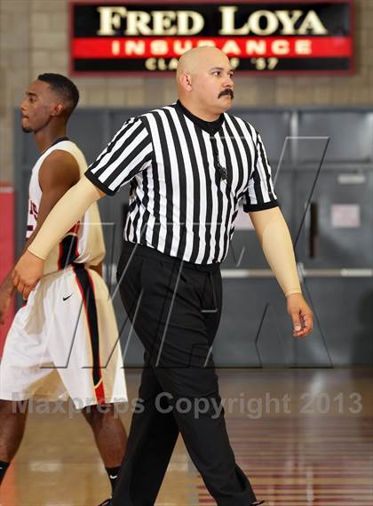 Thumbnail 3 in Brentwood School vs. Pacific Hills (CIF SS 4A Final) photogallery.