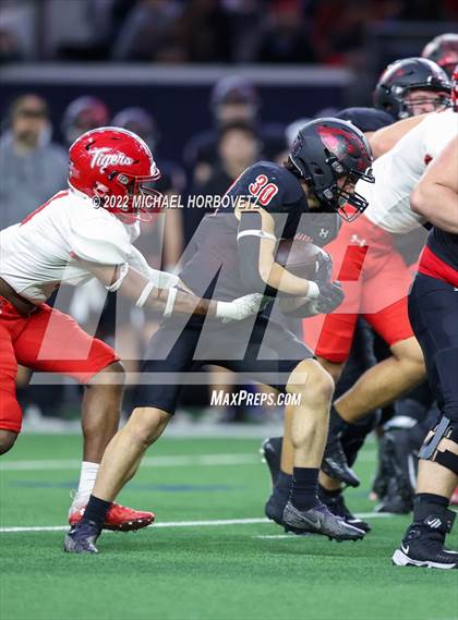 Thumbnail 3 in Terrell vs. Melissa (UIL 5A Regional Semi-Finals) photogallery.