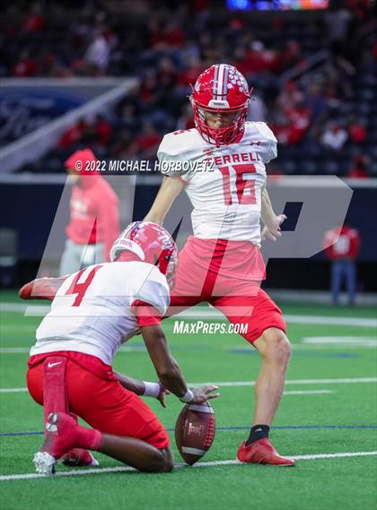 Thumbnail 3 in Terrell vs. Melissa (UIL 5A Regional Semi-Finals) photogallery.