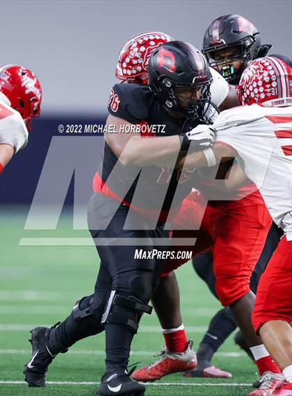 Thumbnail 3 in Terrell vs. Melissa (UIL 5A Regional Semi-Finals) photogallery.