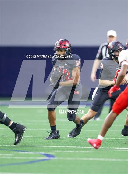 Thumbnail 2 in Terrell vs. Melissa (UIL 5A Regional Semi-Finals) photogallery.
