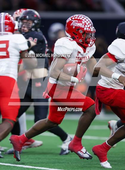 Thumbnail 2 in Terrell vs. Melissa (UIL 5A Regional Semi-Finals) photogallery.