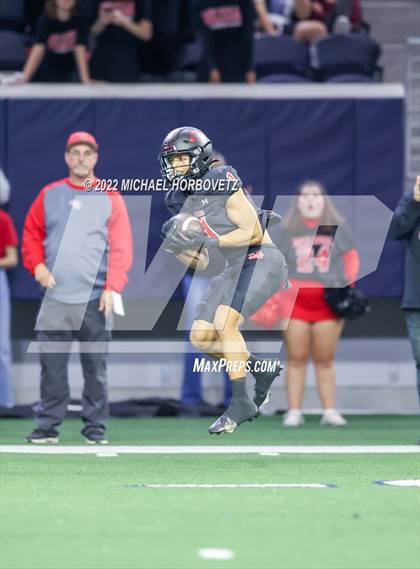 Thumbnail 3 in Terrell vs. Melissa (UIL 5A Regional Semi-Finals) photogallery.