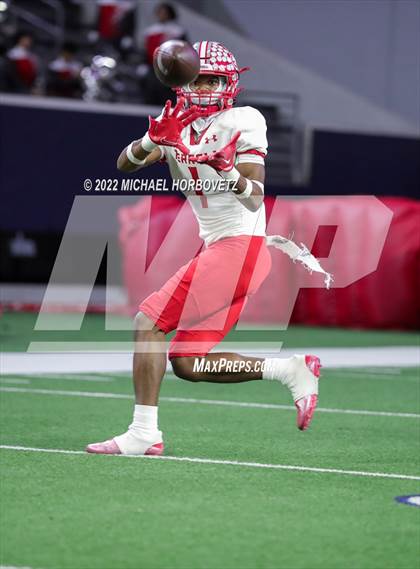 Thumbnail 3 in Terrell vs. Melissa (UIL 5A Regional Semi-Finals) photogallery.
