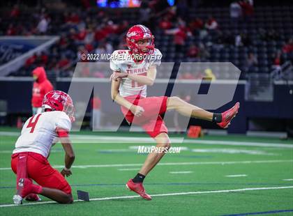 Thumbnail 2 in Terrell vs. Melissa (UIL 5A Regional Semi-Finals) photogallery.