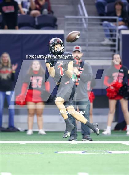 Thumbnail 2 in Terrell vs. Melissa (UIL 5A Regional Semi-Finals) photogallery.