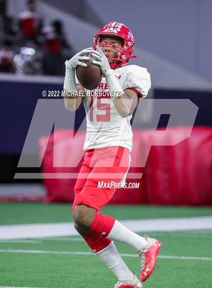 Thumbnail 2 in Terrell vs. Melissa (UIL 5A Regional Semi-Finals) photogallery.