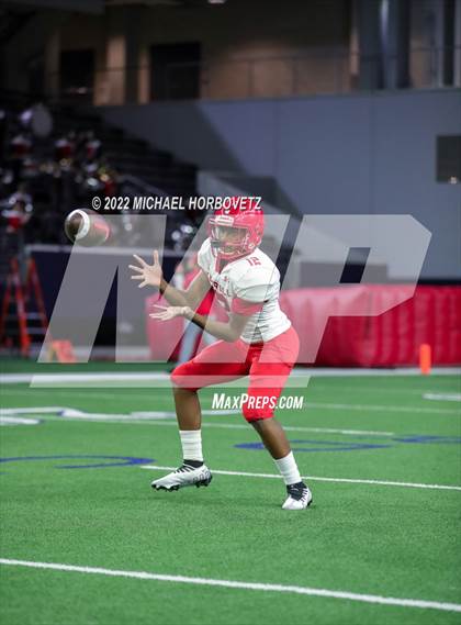 Thumbnail 2 in Terrell vs. Melissa (UIL 5A Regional Semi-Finals) photogallery.