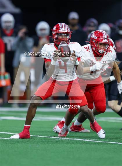 Thumbnail 2 in Terrell vs. Melissa (UIL 5A Regional Semi-Finals) photogallery.