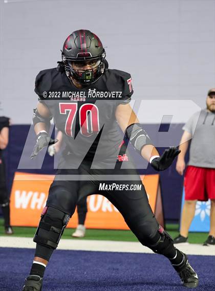 Thumbnail 3 in Terrell vs. Melissa (UIL 5A Regional Semi-Finals) photogallery.