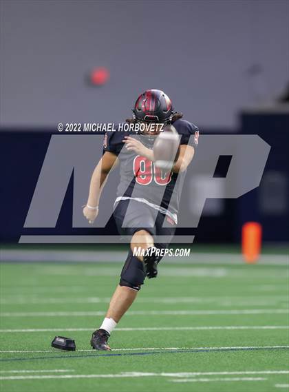 Thumbnail 3 in Terrell vs. Melissa (UIL 5A Regional Semi-Finals) photogallery.