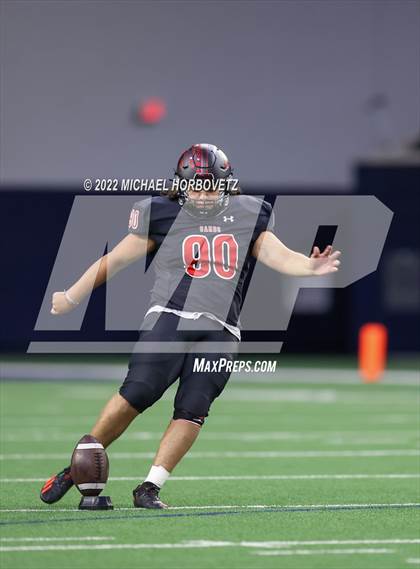 Thumbnail 2 in Terrell vs. Melissa (UIL 5A Regional Semi-Finals) photogallery.