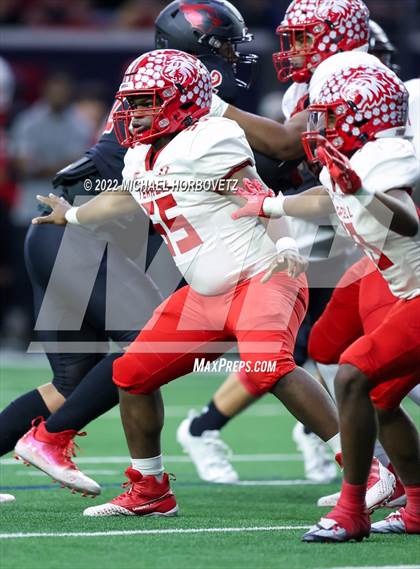Thumbnail 3 in Terrell vs. Melissa (UIL 5A Regional Semi-Finals) photogallery.