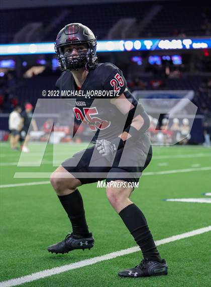 Thumbnail 2 in Terrell vs. Melissa (UIL 5A Regional Semi-Finals) photogallery.