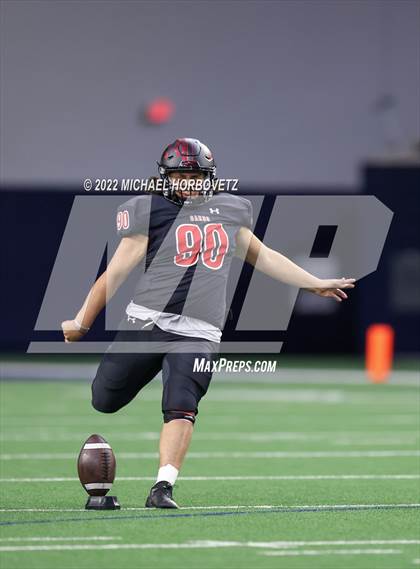 Thumbnail 1 in Terrell vs. Melissa (UIL 5A Regional Semi-Finals) photogallery.
