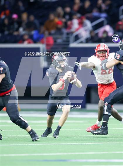 Thumbnail 3 in Terrell vs. Melissa (UIL 5A Regional Semi-Finals) photogallery.
