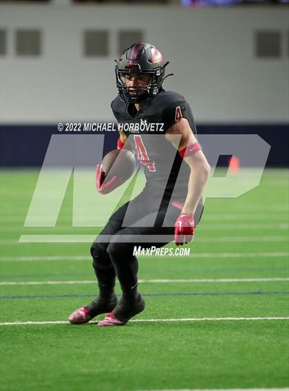 Thumbnail 1 in Terrell vs. Melissa (UIL 5A Regional Semi-Finals) photogallery.