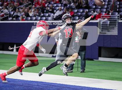 Thumbnail 1 in Terrell vs. Melissa (UIL 5A Regional Semi-Finals) photogallery.