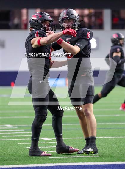 Thumbnail 3 in Terrell vs. Melissa (UIL 5A Regional Semi-Finals) photogallery.