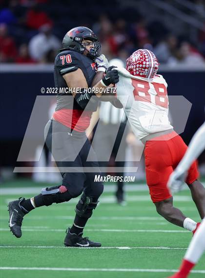 Thumbnail 1 in Terrell vs. Melissa (UIL 5A Regional Semi-Finals) photogallery.
