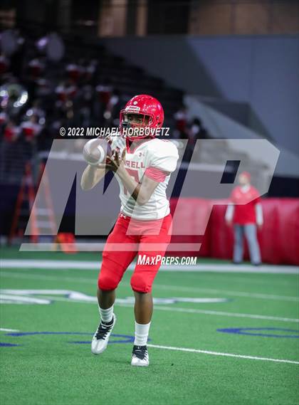 Thumbnail 3 in Terrell vs. Melissa (UIL 5A Regional Semi-Finals) photogallery.