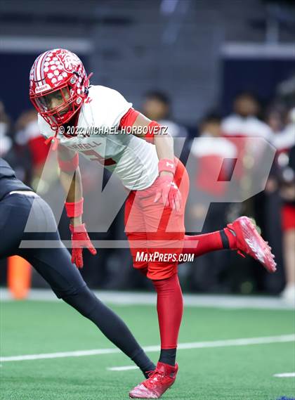 Thumbnail 2 in Terrell vs. Melissa (UIL 5A Regional Semi-Finals) photogallery.