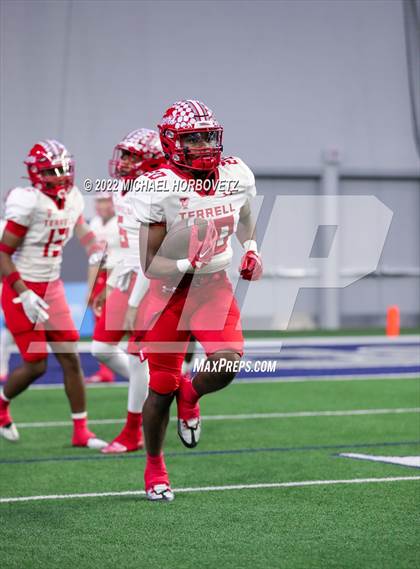 Thumbnail 3 in Terrell vs. Melissa (UIL 5A Regional Semi-Finals) photogallery.