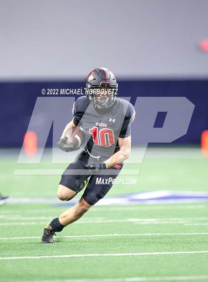 Thumbnail 2 in Terrell vs. Melissa (UIL 5A Regional Semi-Finals) photogallery.