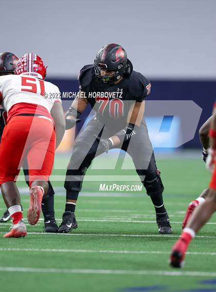 Thumbnail 2 in Terrell vs. Melissa (UIL 5A Regional Semi-Finals) photogallery.
