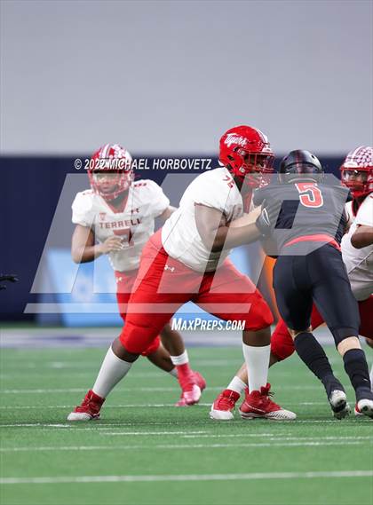 Thumbnail 3 in Terrell vs. Melissa (UIL 5A Regional Semi-Finals) photogallery.